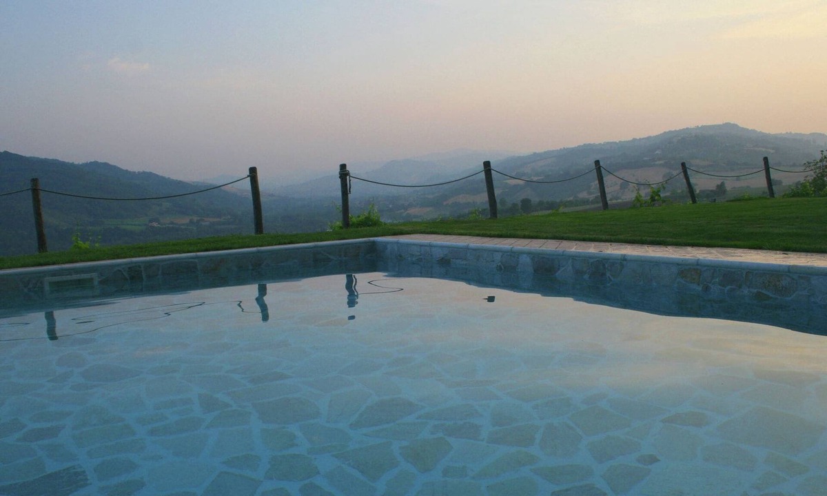 Croce House | Lovely Holiday Home in Monte Colombo on Farm
