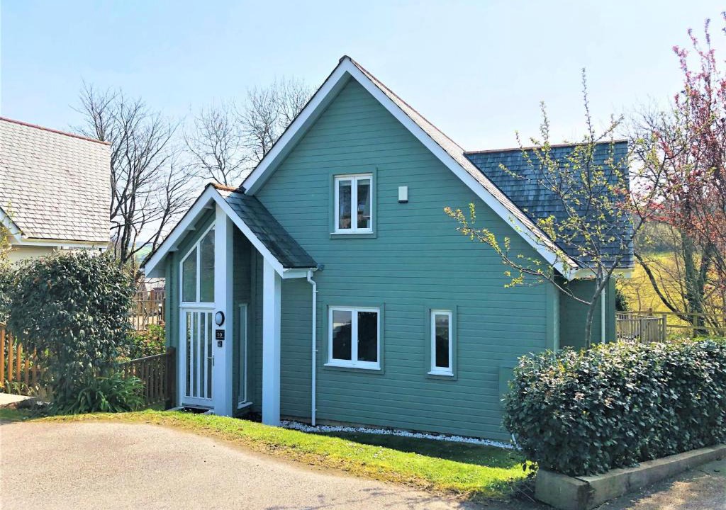 St Austell House | Luxurious 4 Bedroom New England Style Villa - Trewhiddle V10