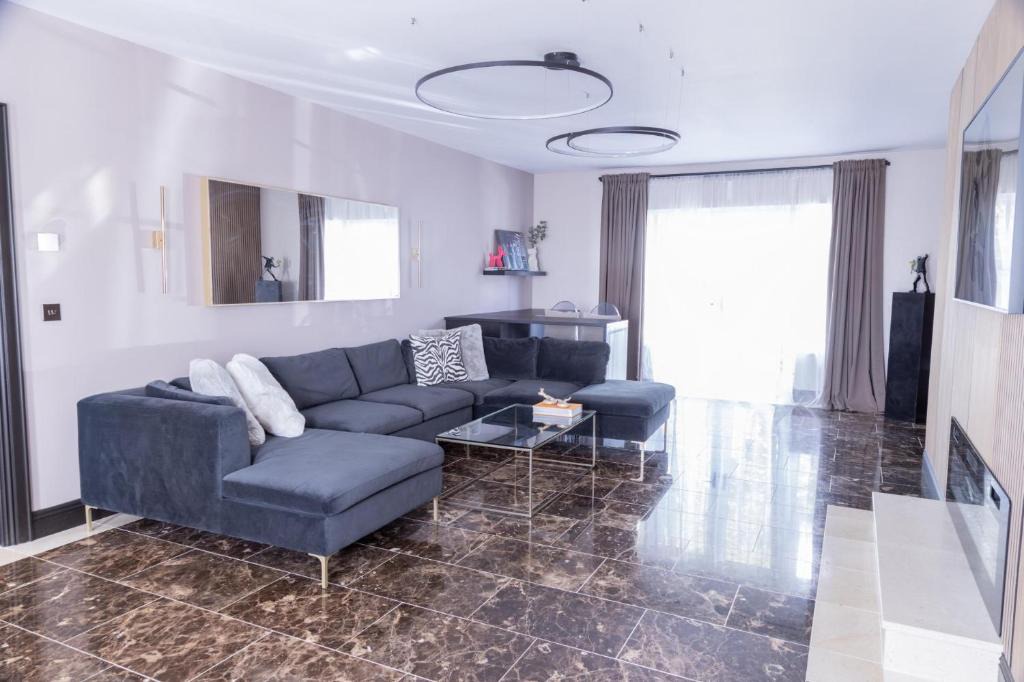 Magherafelt House | Luxurious 4BD family Retreat in Magherafelt