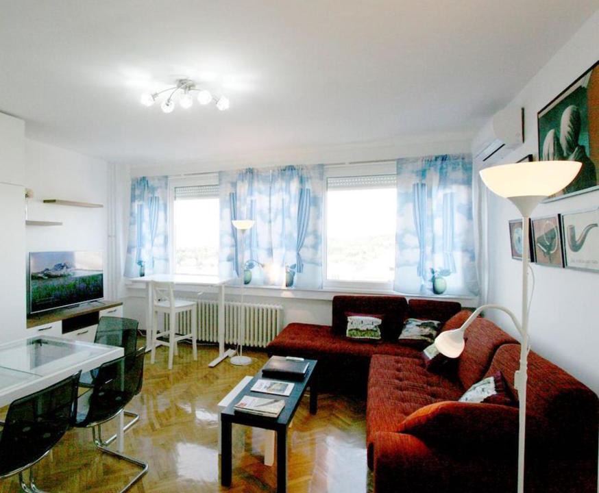 Leon Apartment | Magritte Business grade comfortable apartment.