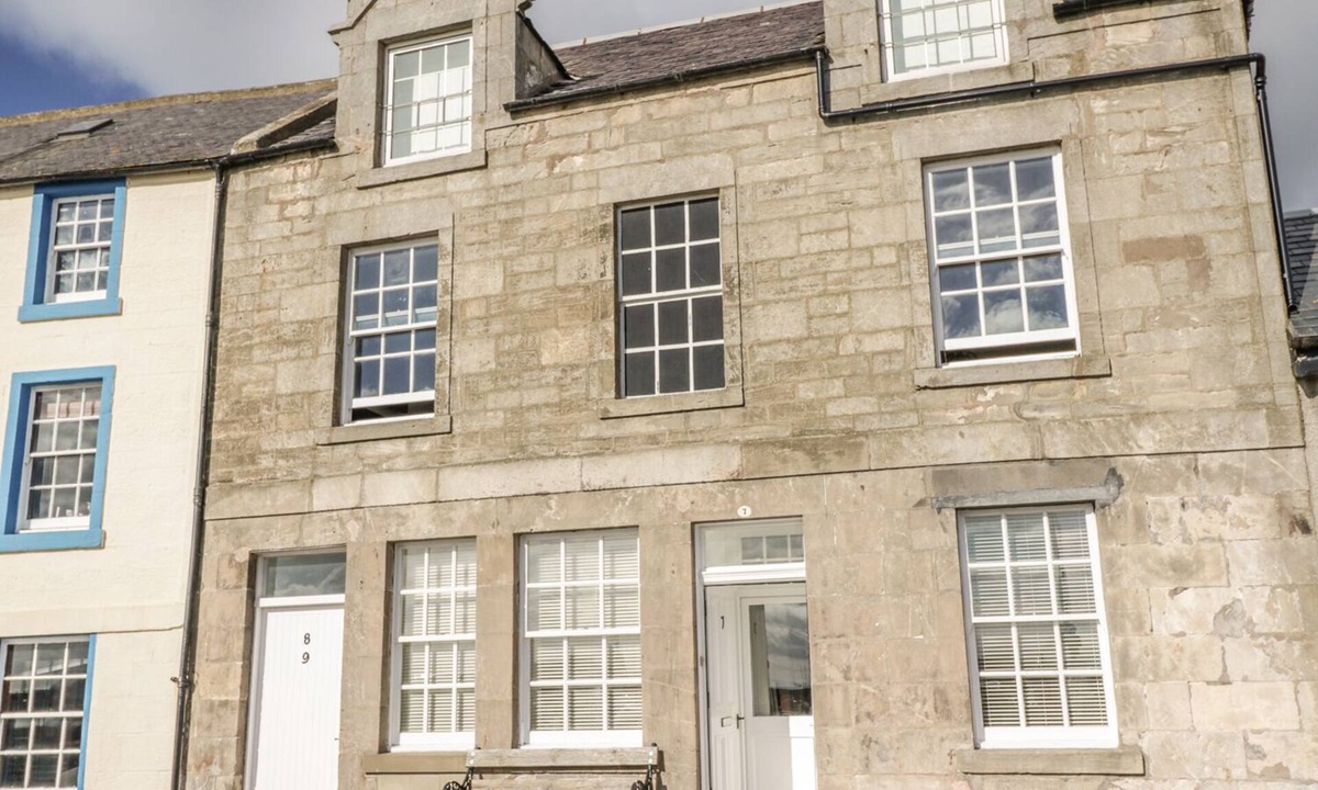 Pittenweem House | MAIMIE’S HARBOURVIEW, pet friendly in Pittenweem