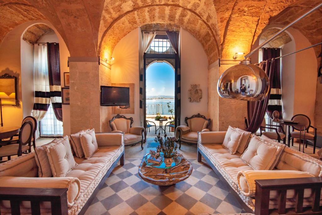 Ortigia Apartment | Maniace Suites