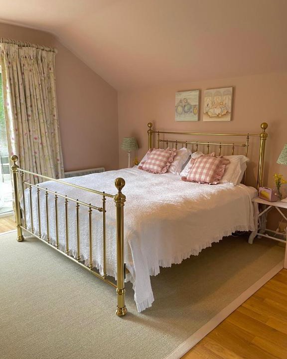 Mayfield House | Meadow View