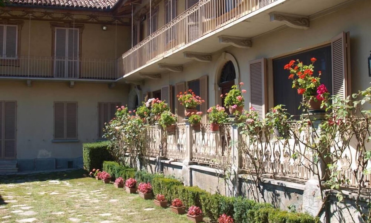 Borgo House | Monticello D Alba: Mansion - Via settentrione 2 12066 Monticello d'Alba