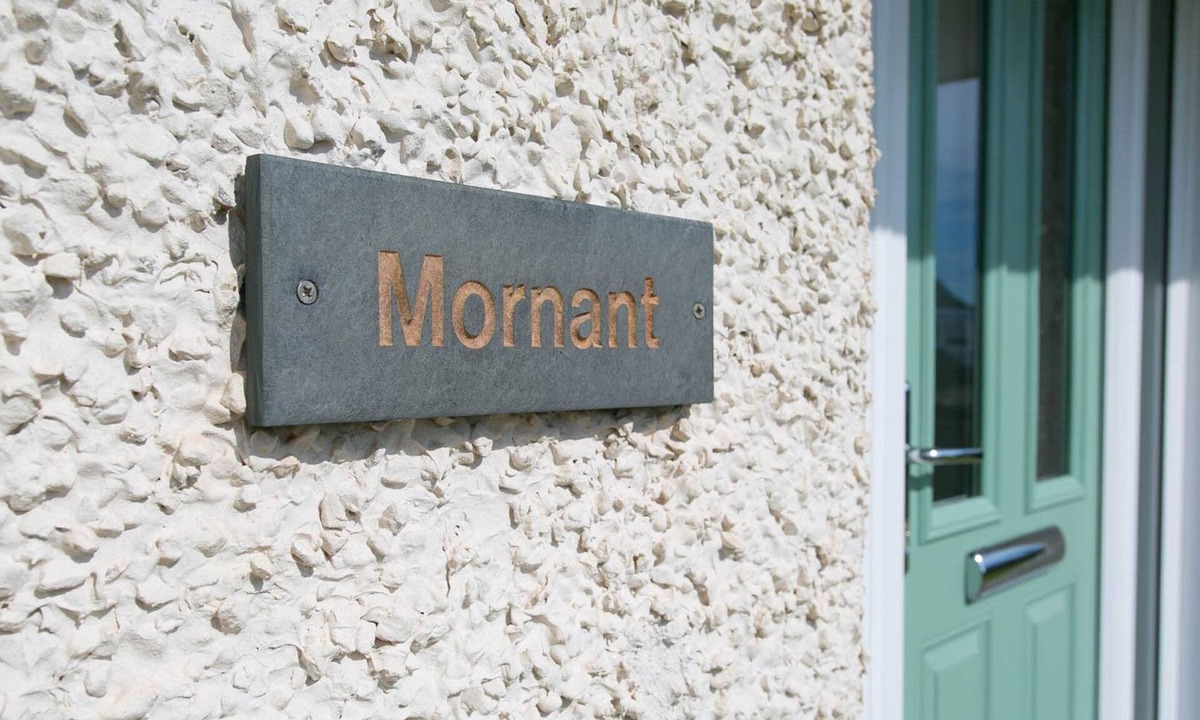 Trearddur Bay Cottage | Mornant - a coastal that sleeps 6 guests in 3 bedrooms