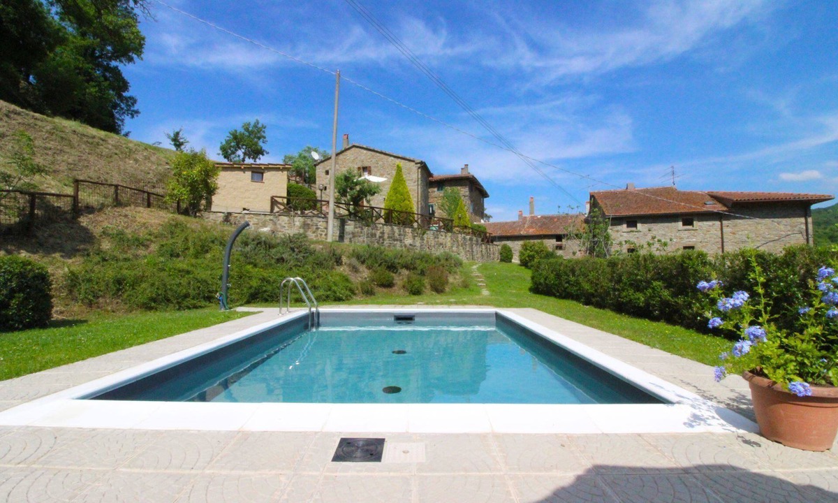Pieve di Chio Apartment | Nice apartment for 4 guests with private pool, WIFI, TV and pets allowed
