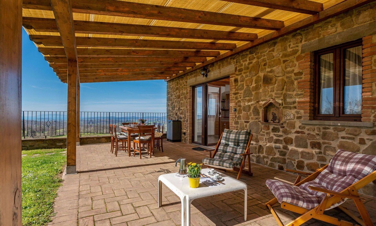 Scansano House | Nice apartment in villa for 4 people with WIFI, terrace, pets allowed and panoramic view