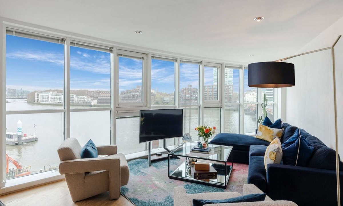 Vauxhall Apartment | Out Of This World Large CENTRAL SINGLE LEVEL HOME for Fashionistas