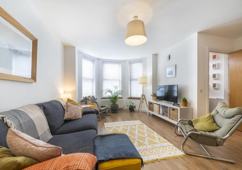 Belfast Apartment | Pass the Keys Lovely 1BR Apt Belfast Castle Hiking Nearby
