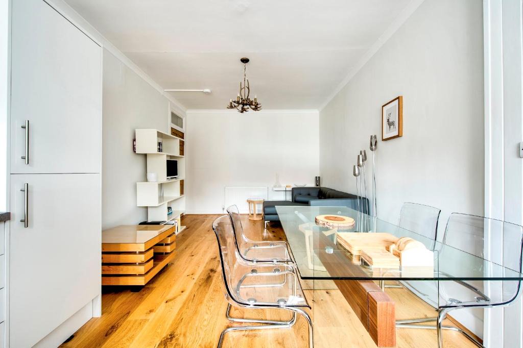 Old Town Apartment | Pass the Keys Modern 3 Bed Flat on the Historic Royal Mile