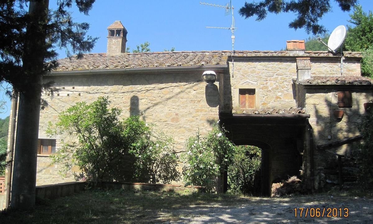 San Leo Bastia House | Peaceful rustic house with stunning views, garden and pergola.