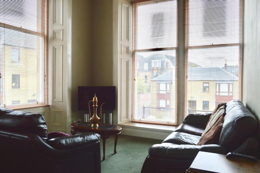 Newington Apartment | Period Flat With Parking and Arthur's Seat Views