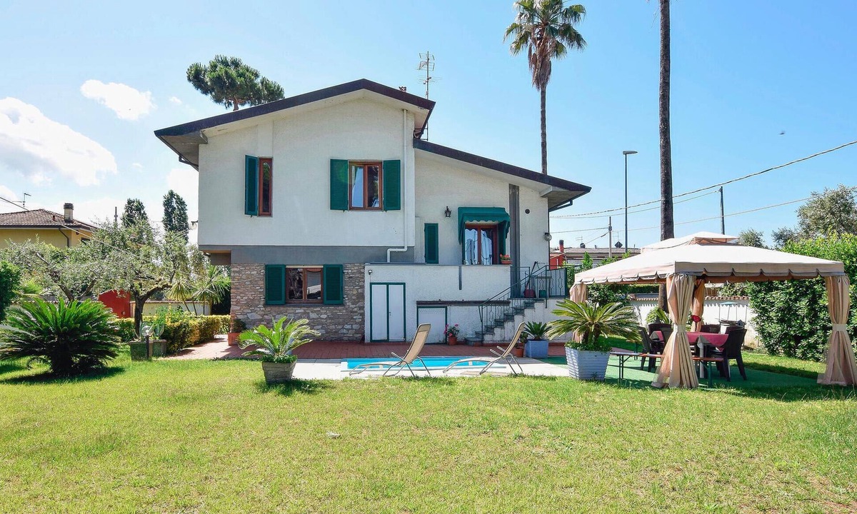 Lido di Camaiore House | Pet friendly home in Lido di Camaiore