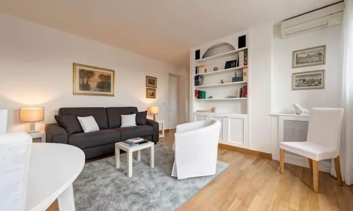 Quartiere XIII Aurelio Apartment | Piccolomini San Peter Terrace Flat
