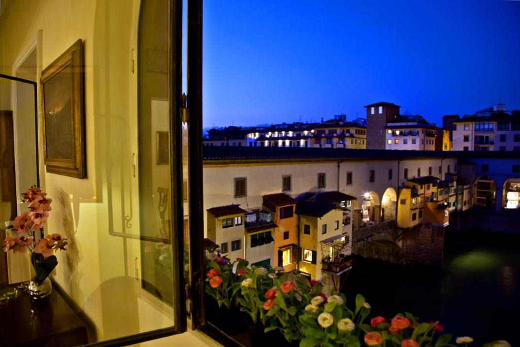 San Niccolo Apartment | Ponte Vecchio Amazing View