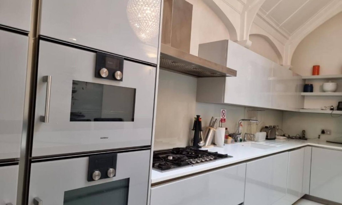 Belgravia House | R5-Compact Single Room-Top Floor