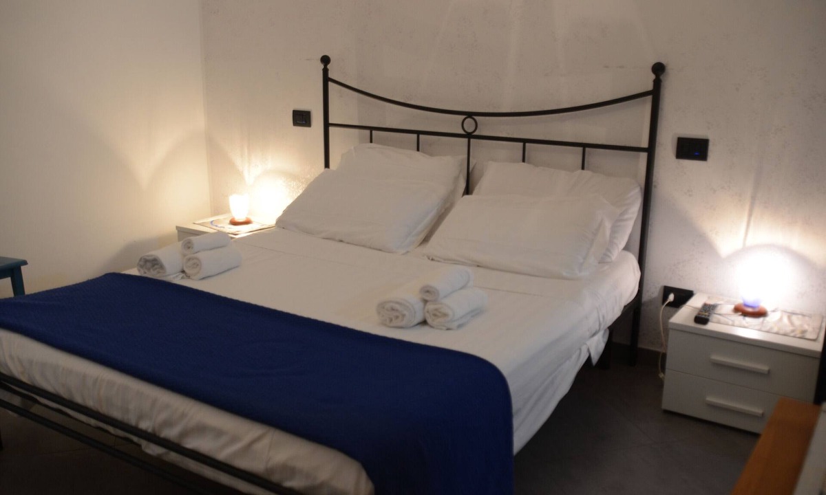 Cetara Apartment | Room 'Camera Maestrale Partial Sea View' with Sea View, Wi-Fi and Air Conditioning