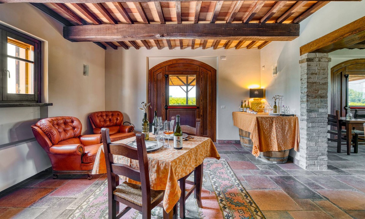 Montefalco Apartment | Room 'Esimio' with Shared Garden, Wi-Fi and Air Conditioning