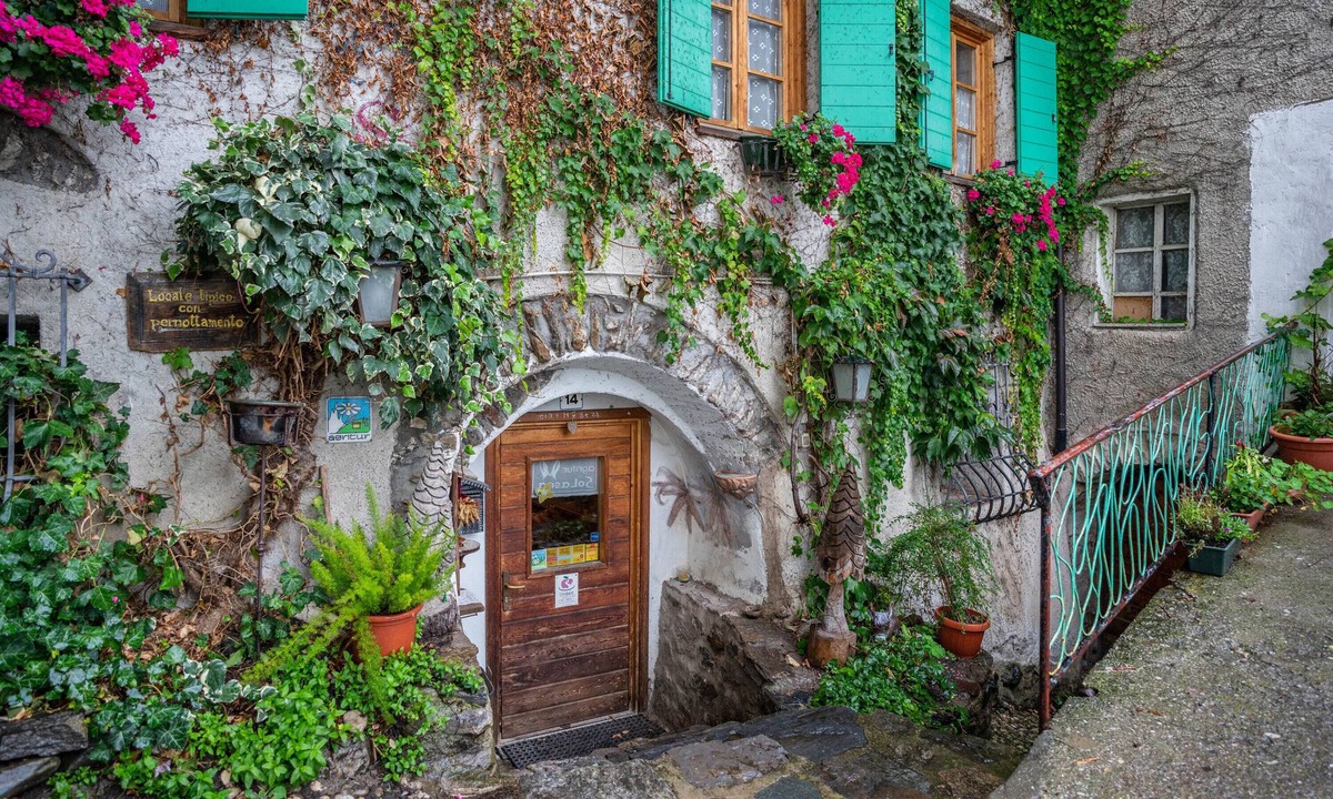 San Giacomo Apartment | Room 'Moleti' with Mountain View and Shared Garden