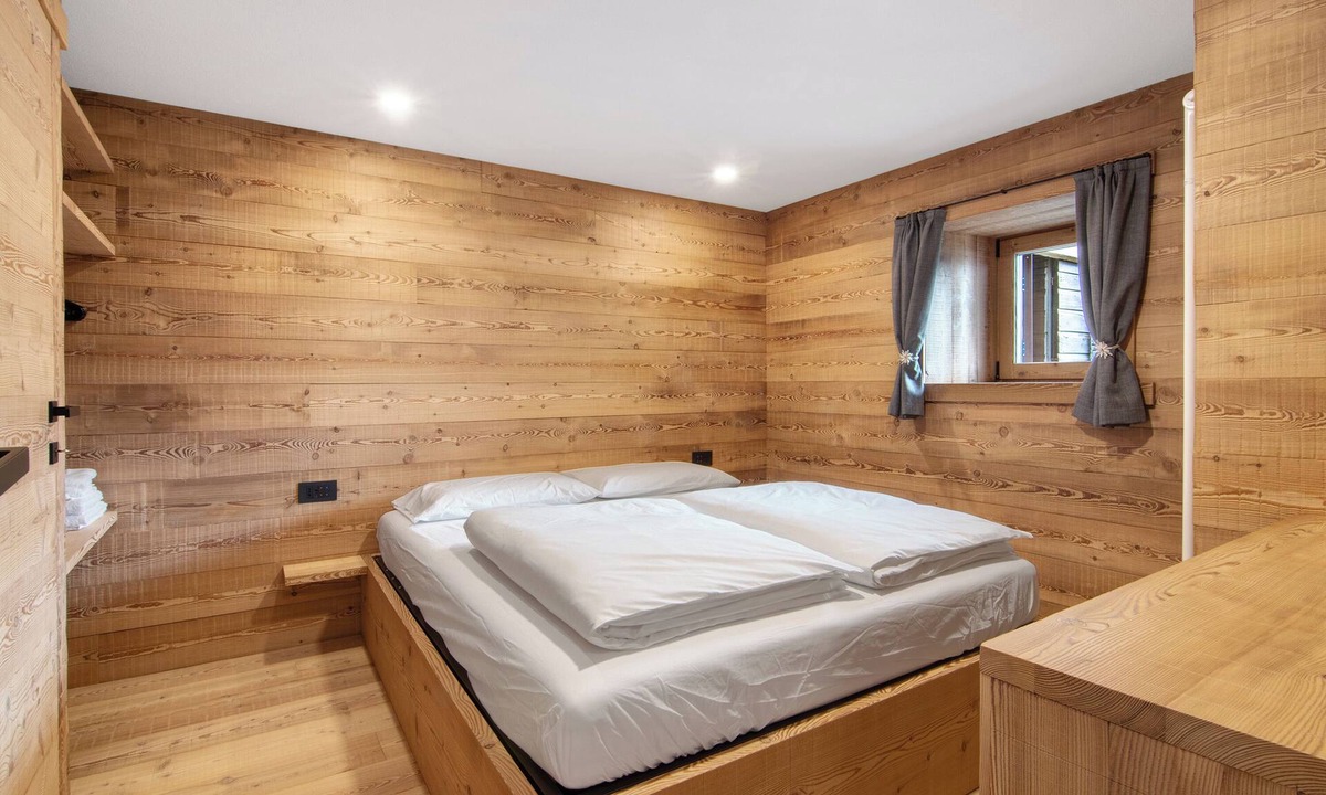 Montespluga Apartment | Room 'Suretta' with Mountain View View and Wi-Fi