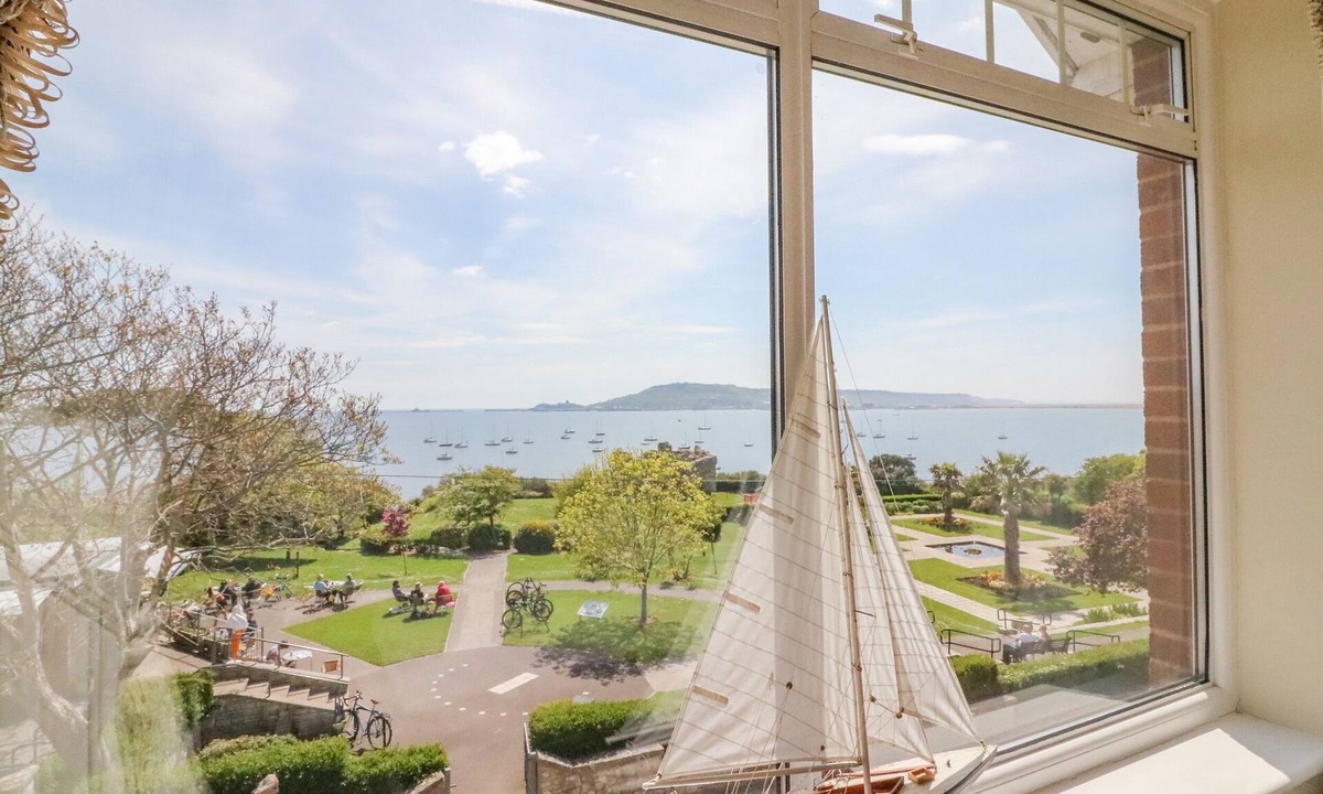 Weymouth Cottage | SEA KING HOUSE, pet friendly, with a garden in Castle Cove