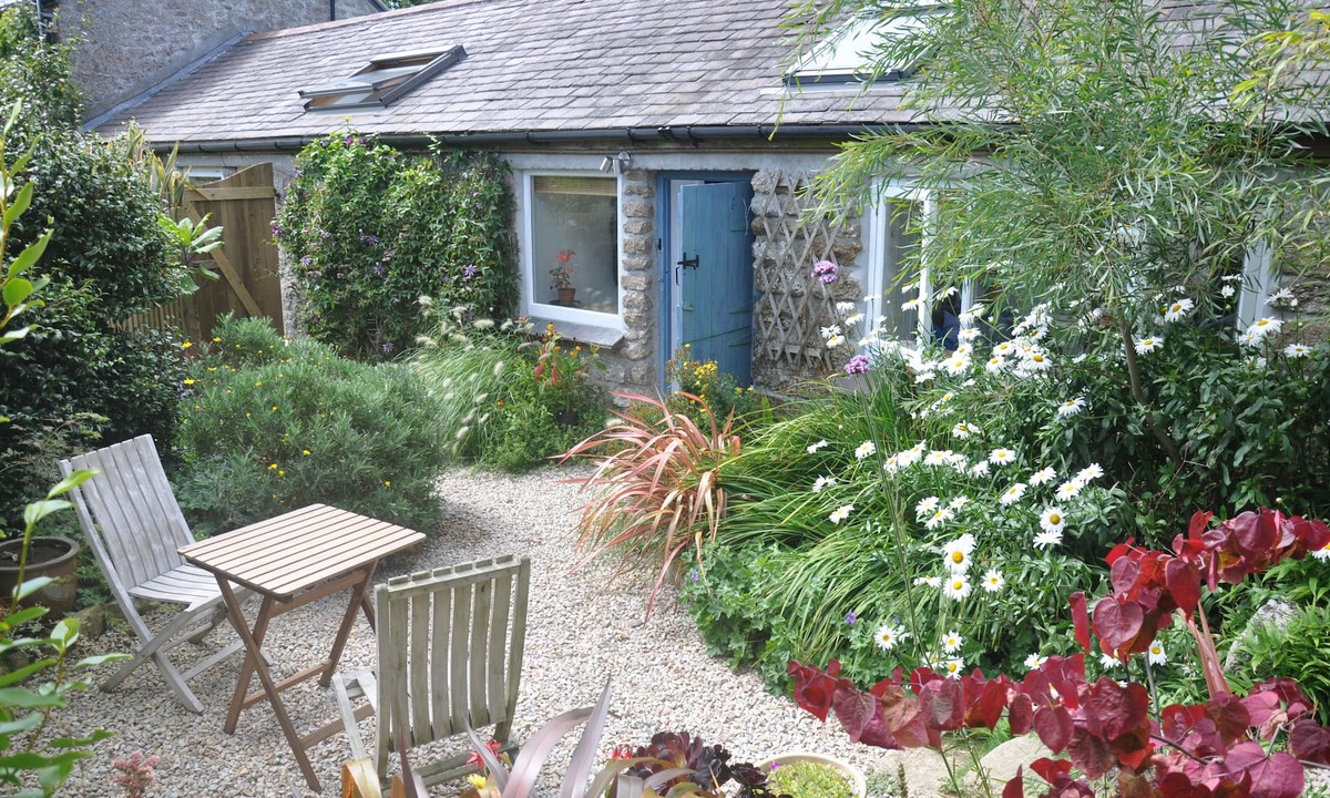 Penzance House | Set in gorgeous gardens & quiet countryside close to Mousehole and the sea