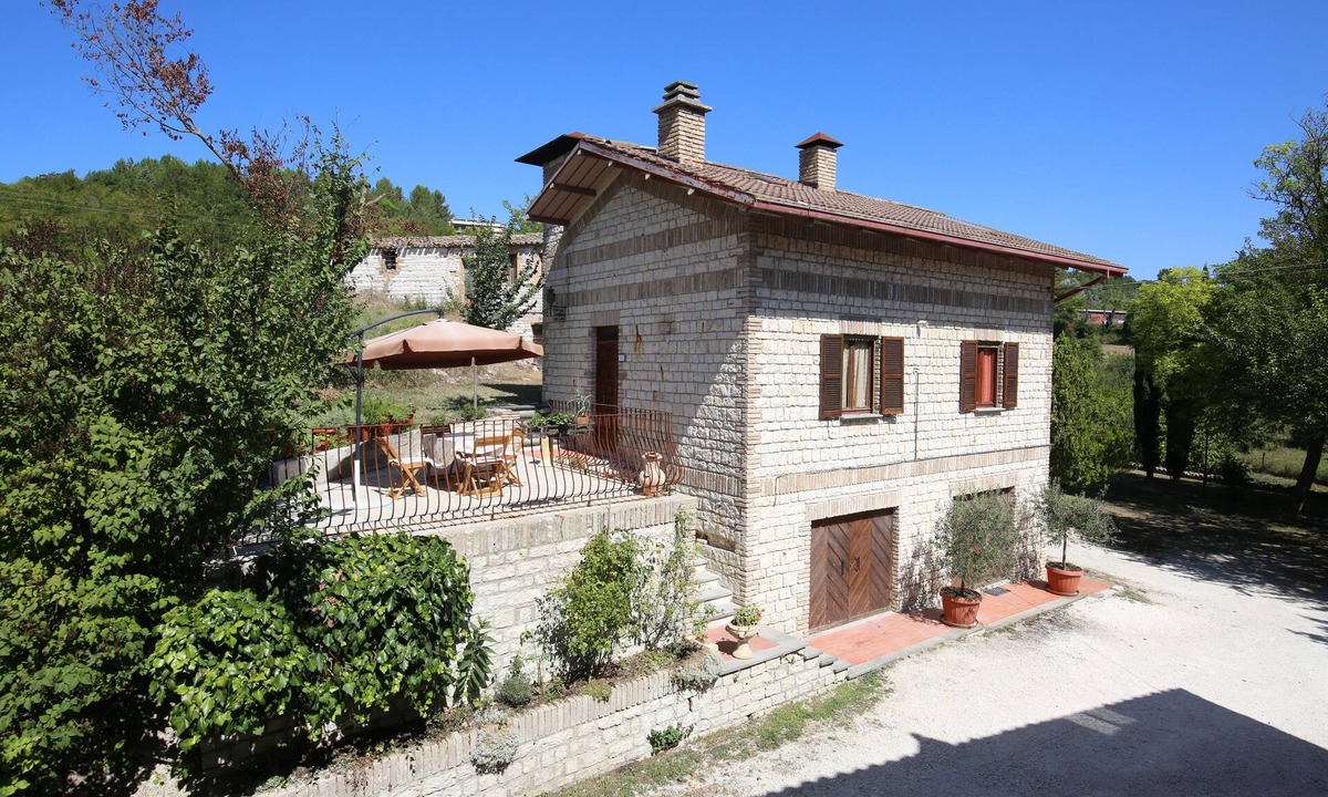 Sassoferrato Villa | Small villa with a big garden and a big swimming pool - Sassoferrato