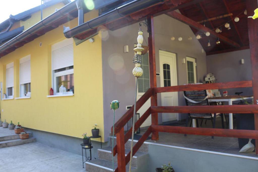 Sremski Karlovci Apartment | Sokak 8
