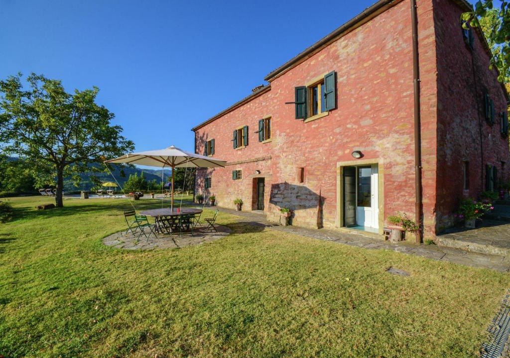 Tredozio Villa | Sprawling Villa with Breathtaking Views in Emilia-Romagna