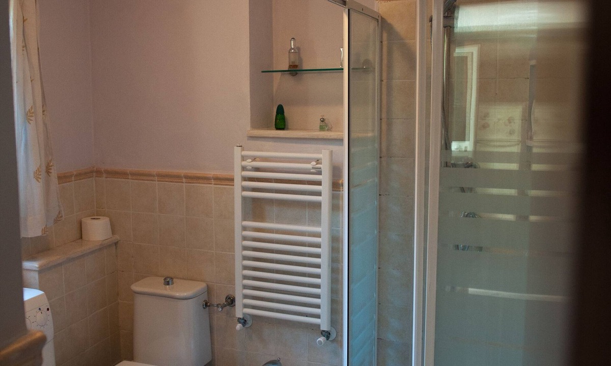 La Spezia Apartment | STUDIO BORGO MAROLA RENT ALL YEAR ROUND. Citra Code (011015-LT-1155)