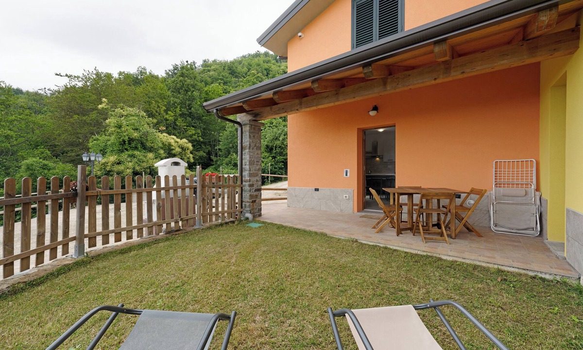 Zignago Apartment | Studio 'Camera 4' with Mountain View, Wi-Fi and Air Conditioning