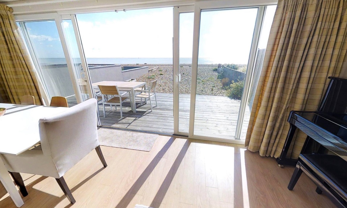 Pevensey Cottage | Stunning beach cottage for the perfect British family holiday with 3 bedrooms