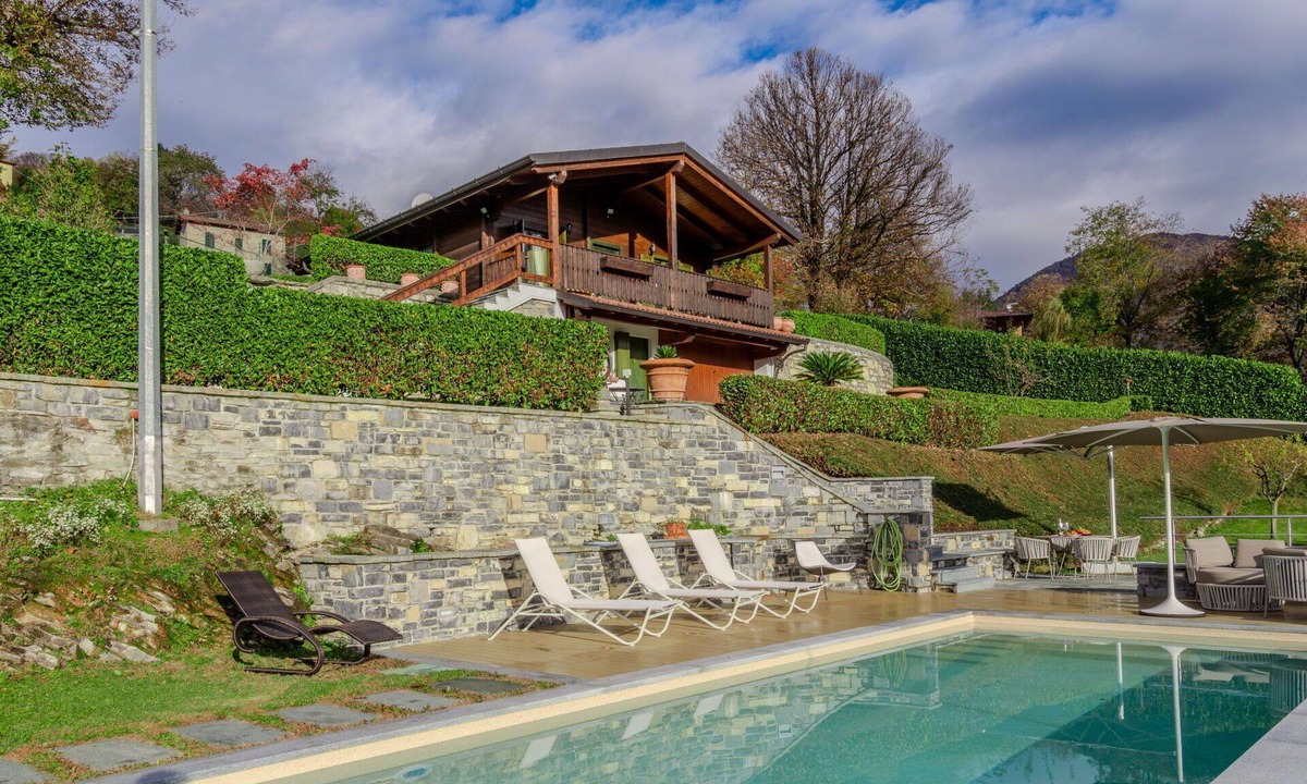 Cerano d'Intelvi House | Stunning private villa for 6 guests with WIFI, A/C, private pool, TV, terrace and panoramic view