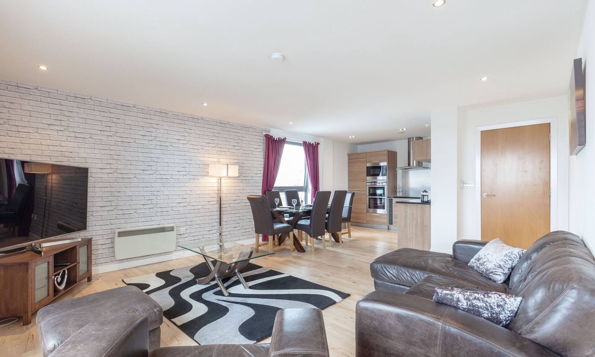Newhaven Apartment | Stylish penthouse suite
