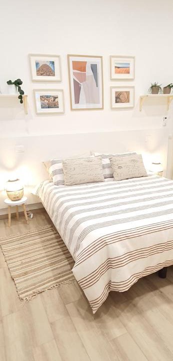 Guspini Apartment | SUITE BLANC APARTMENTS - Monolocali indipendenti con cucina e bagno privato - Check-in e check-out con codice in autonomia h24 - Terrazza in comune NECESSARIO AVERE WATHSAPP O APP DI MESSAGGISTICA ISTANTANEA PER FOTO E VIDEO