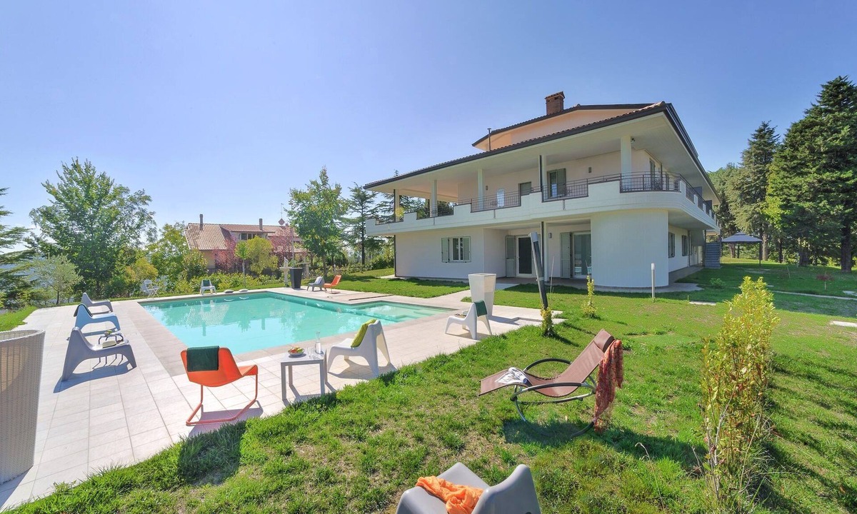 Tavullia Apartment | Sunny Stay in Tavullia Hills