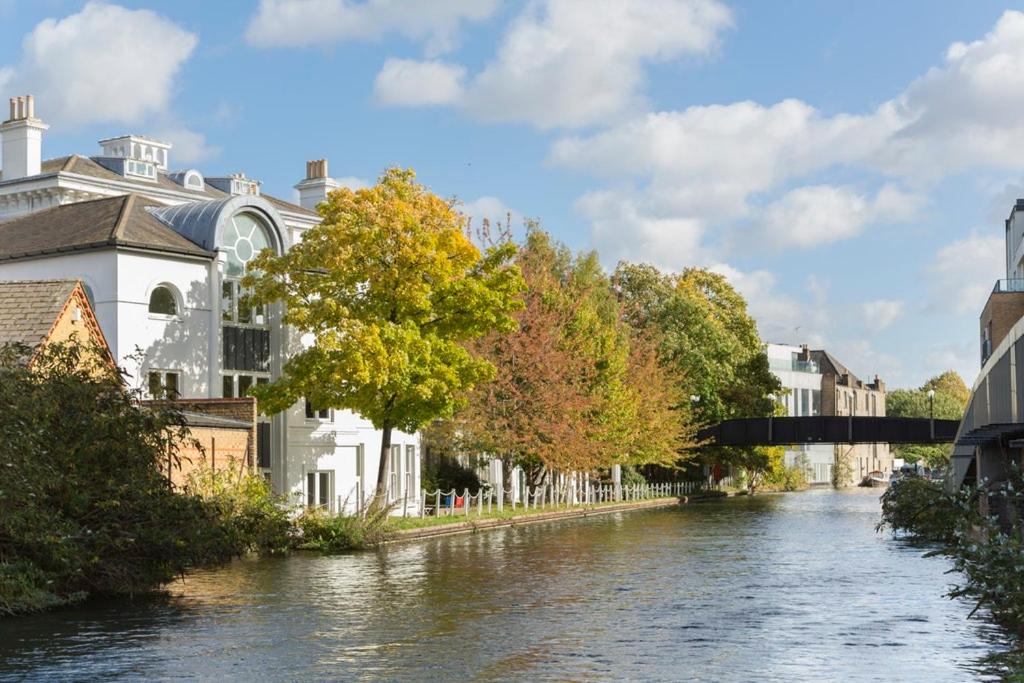 Golborne Apartment | Tavistock Crescent by Onefinestay