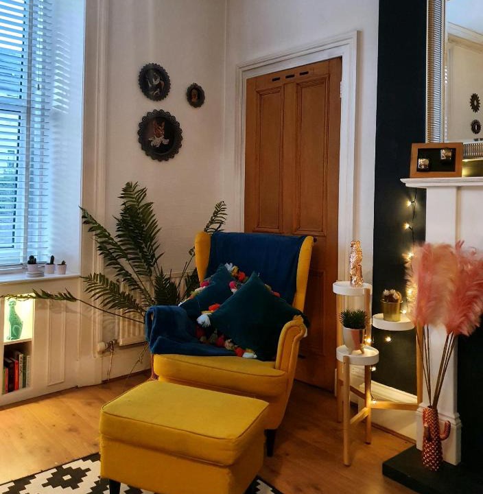 Dalry Apartment | The Flat with the Pink Door