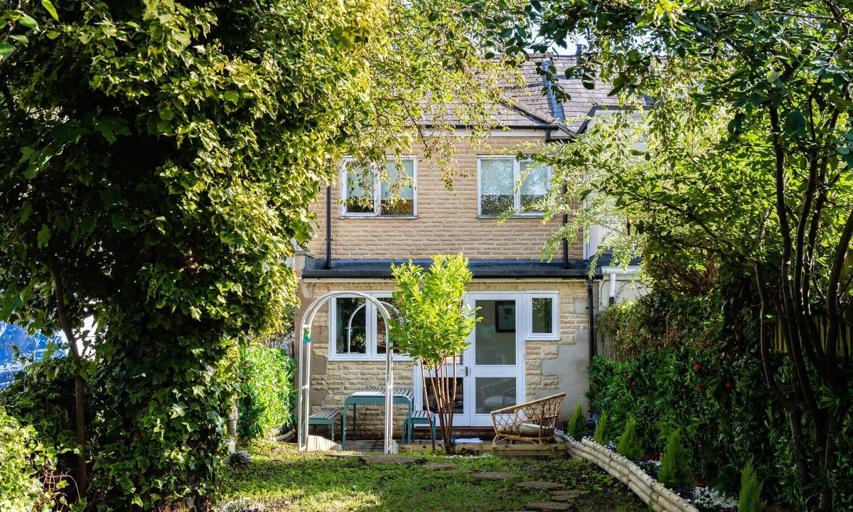 Summertown House | The Heart of Summertown - Bright & Spacious 3BDR Home with Garden