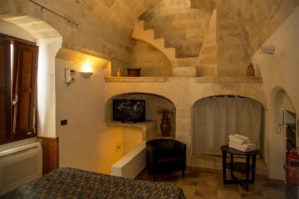 Mottola House | The Old House