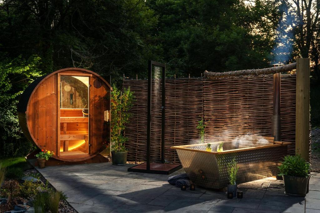 Saint Columb Major House | The Pigsty and Spa Garden at Tregoose Old Mill