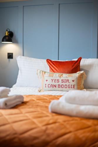 Glenrothes Apartment | The Snug at The Balfour by Coorie Doon Stays