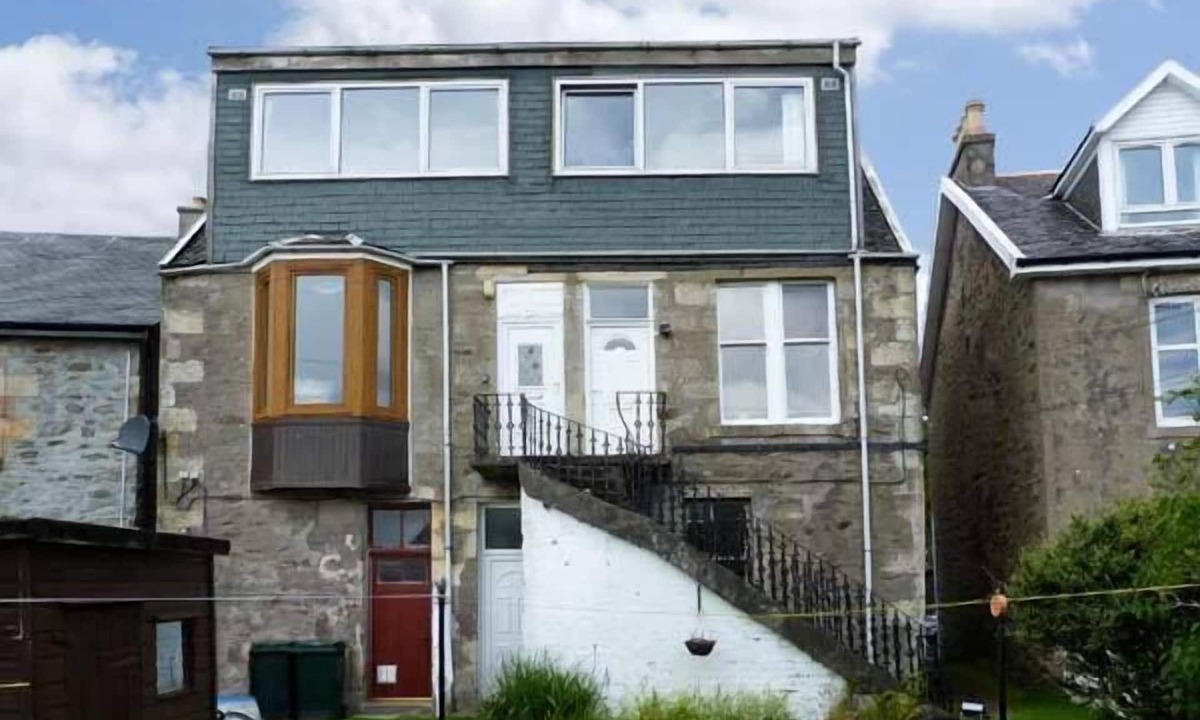 Tighnabruaich Apartment | TOP FLAT, pet friendly, country holiday cottage in Tighnabruaich