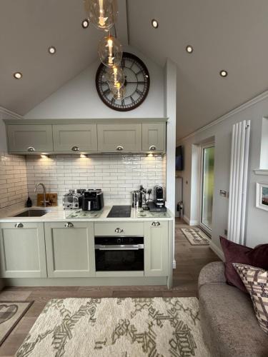 West Laroch Apartment | Tumpseys Hideaway with Hot Tub, Glencoe Ballachulish Highlands Near Fort William