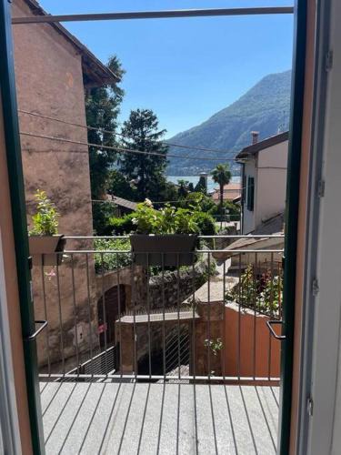 Torno Apartment | Un balcone sul lago