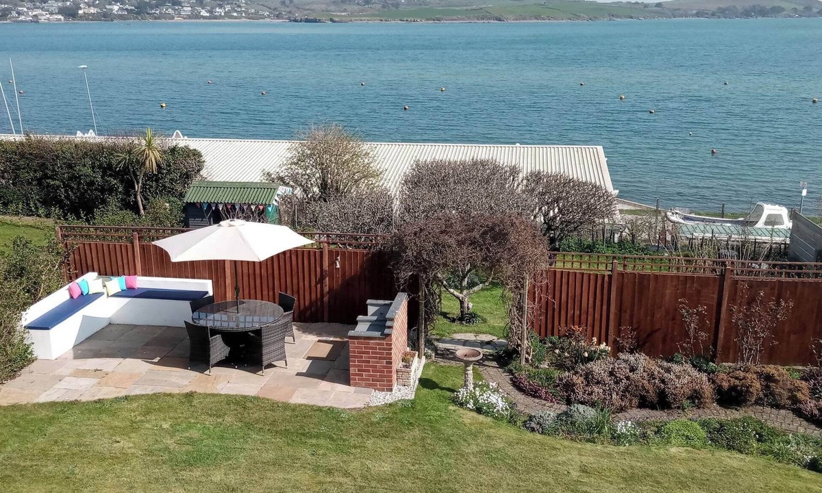 Treator House | Uninterrupted spectacular views over the Camel Estuary and ocean.