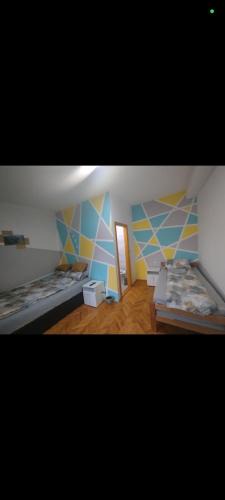 Nisava District Apartment | V U Sobe