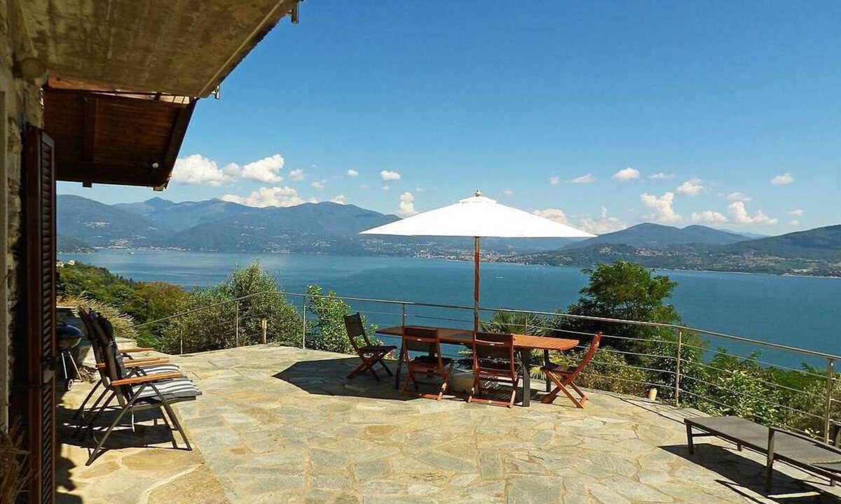 Oggebbio House | Vacation home Camelia with fantastic views over Lake Maggiore (IT)