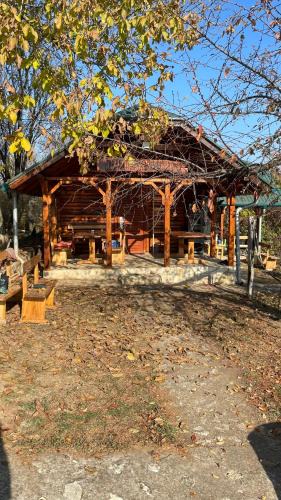 Jagodina Cabin | Vasića grozd