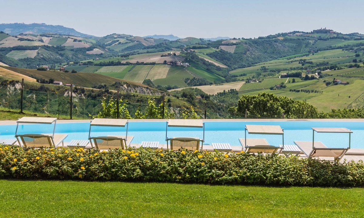 Montalto delle Marche Villa | Villa delle Rose with pool in the hills of the Piceno, 20 minutes from the beach of Cupra Marittima